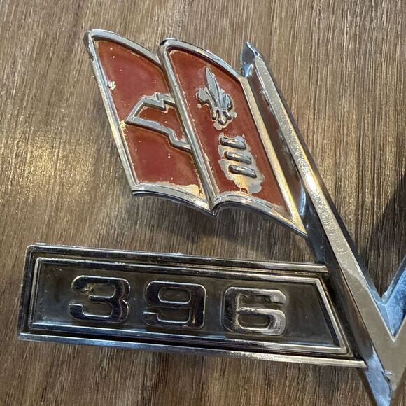 Chevrolet 396 Turbo-Jet Fender Emblem Vintage - Picture 2 of 10